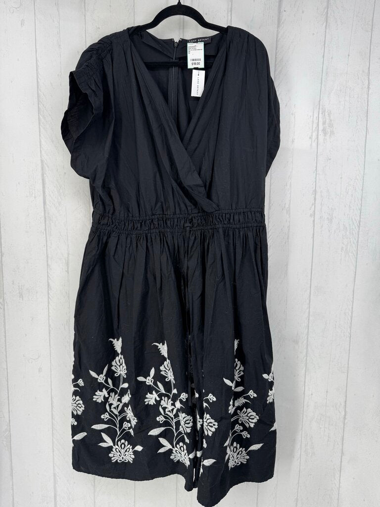 20 s/s embroidered crossover dress