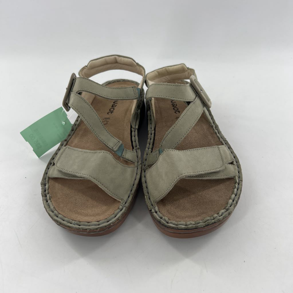 8 velcro strap walking sandal
