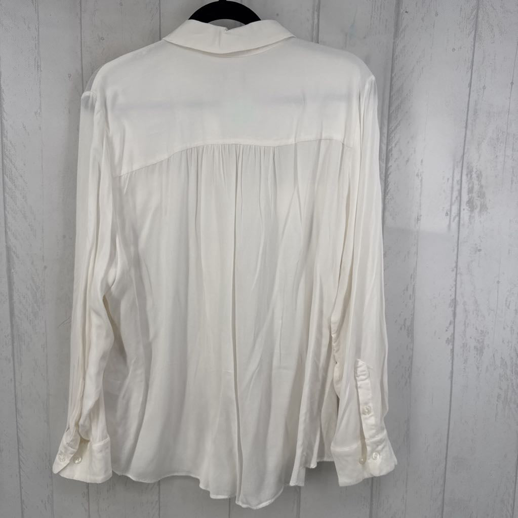 XL button down l/s top