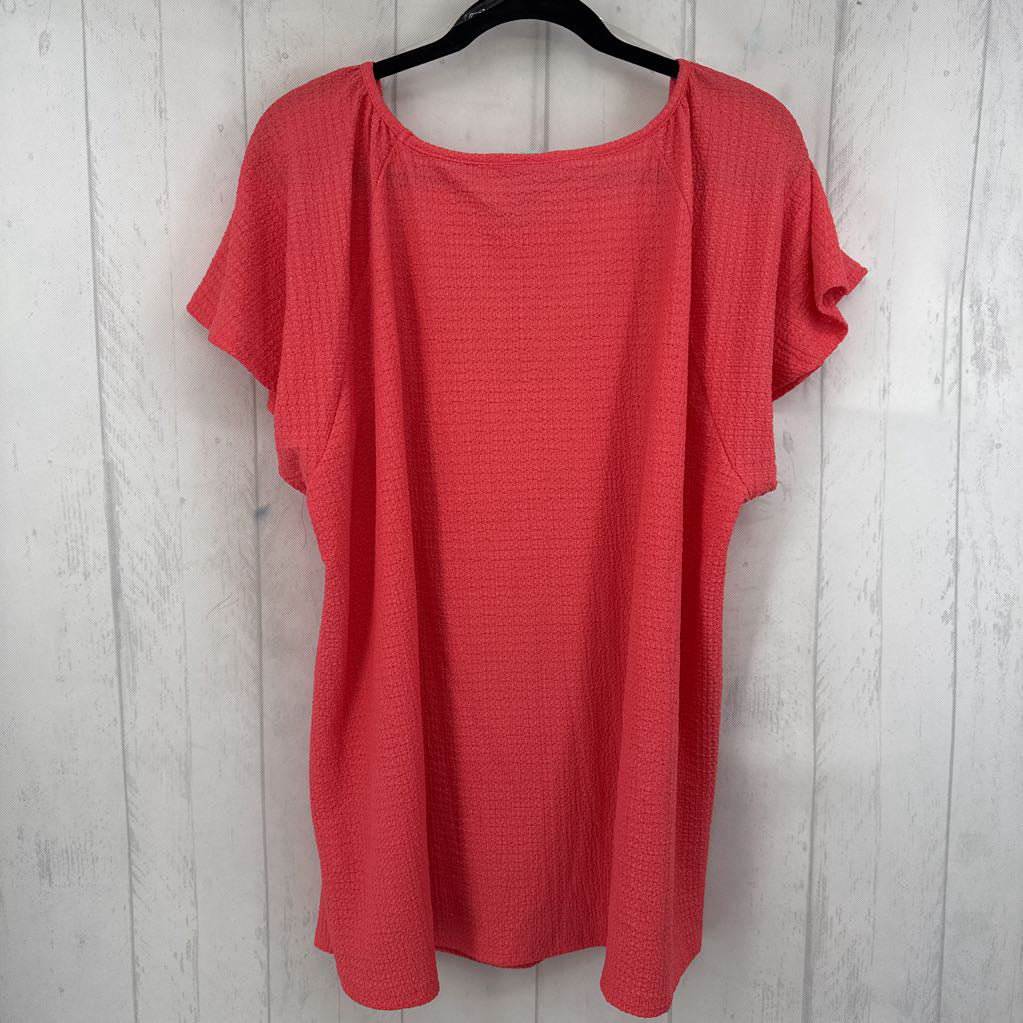 3X textured scoop neck s/s top