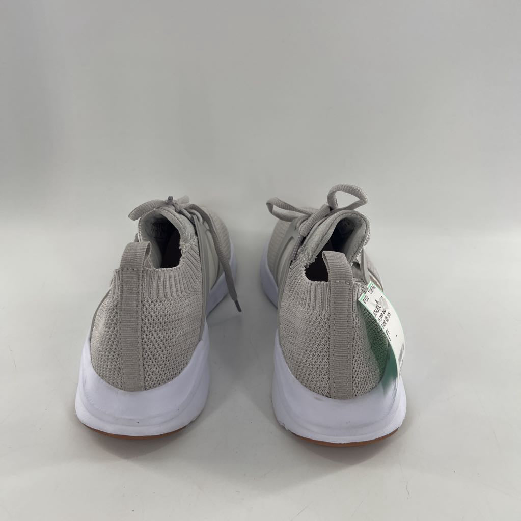 8 knit slip-ons