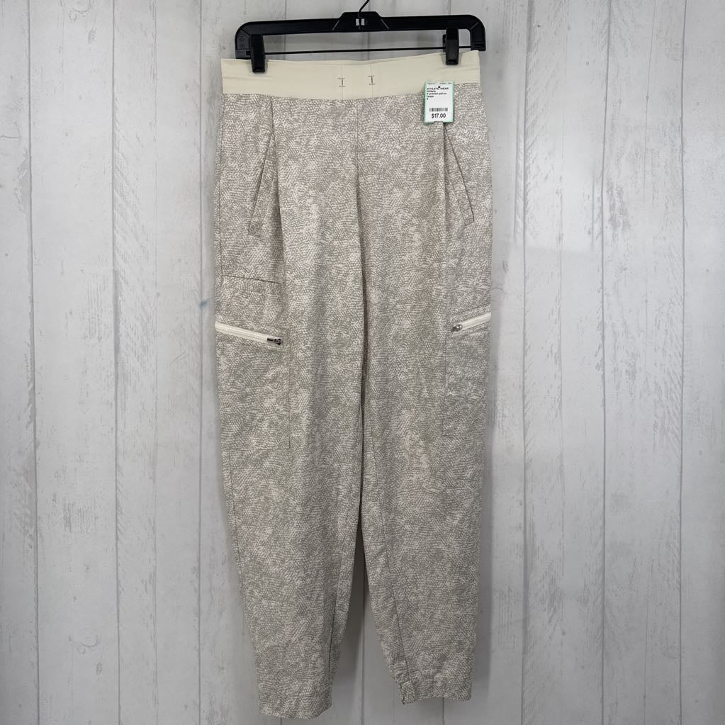 4 printed pull-on jogger