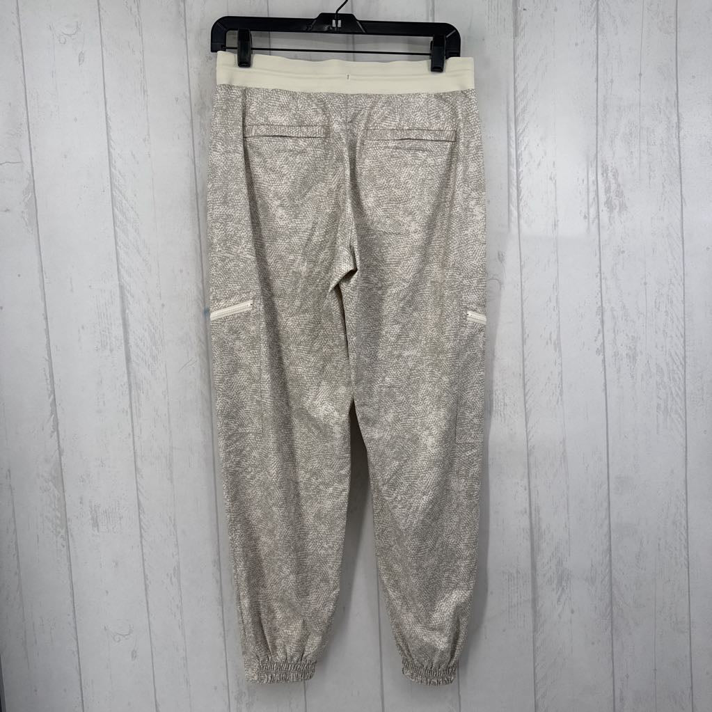 4 printed pull-on jogger