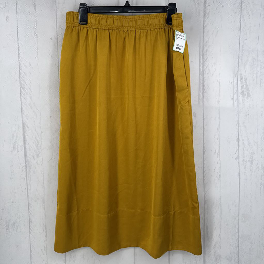 12 pull-on silky skirt