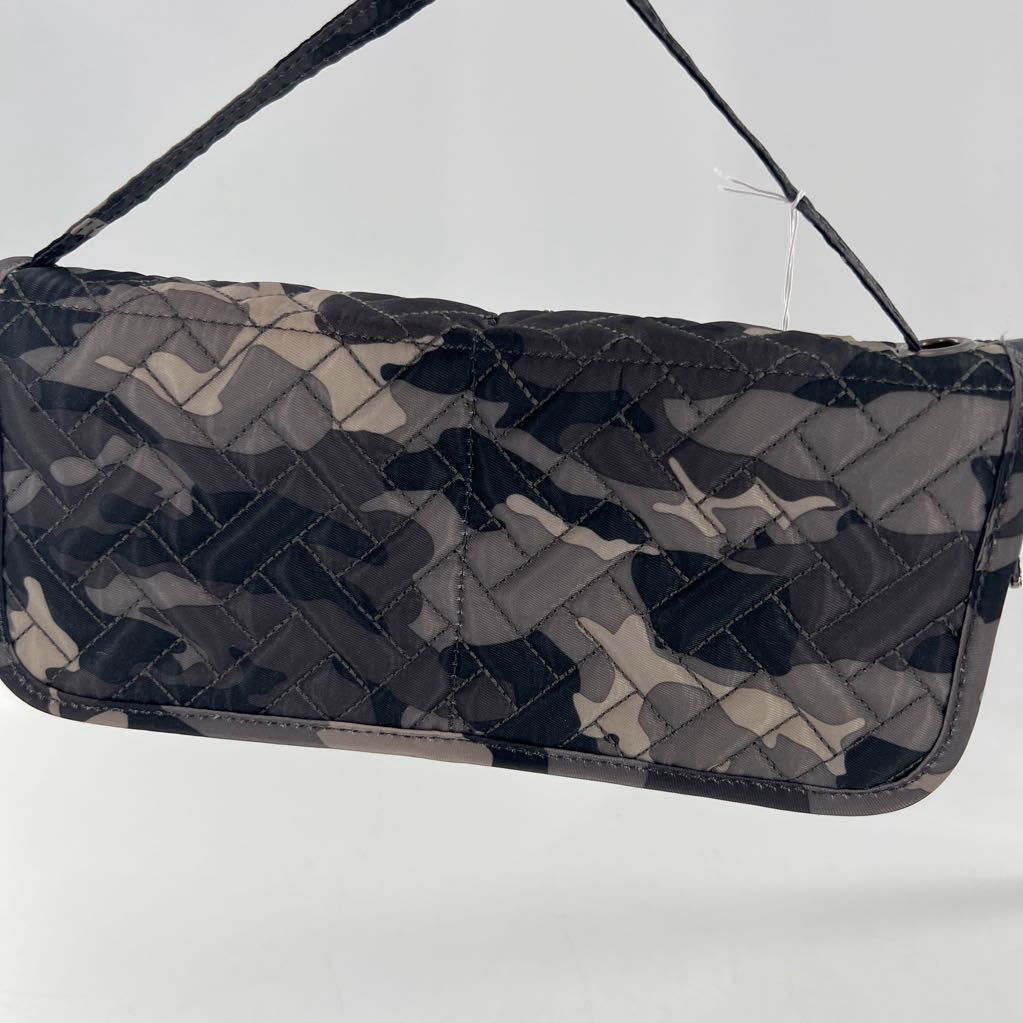 quilted camo print cosmetic brush holder