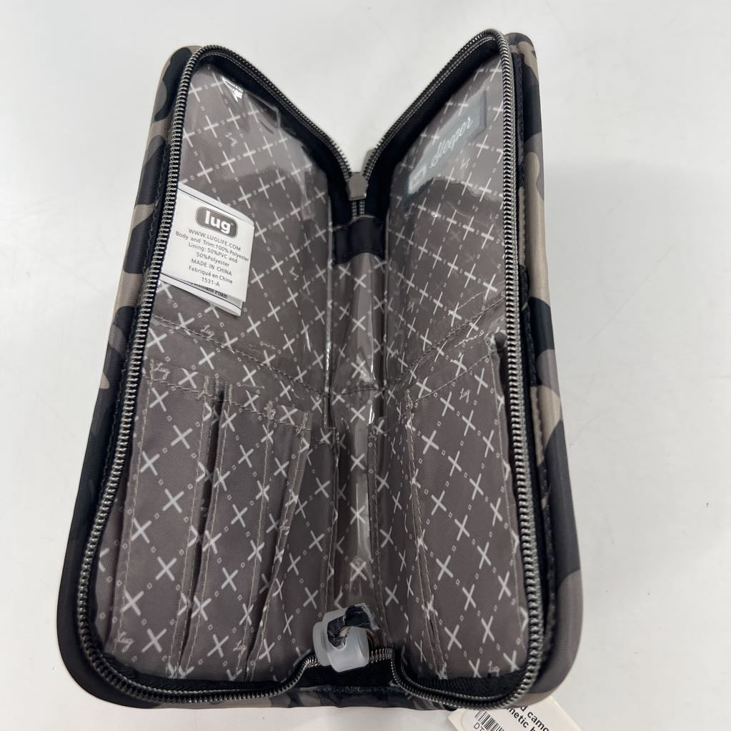 quilted camo print cosmetic brush holder