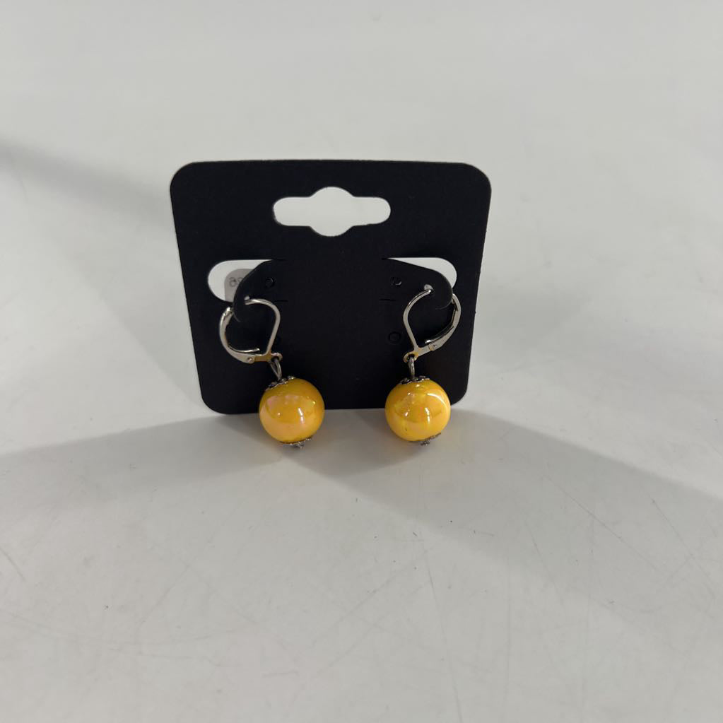 yellow bead dangle earrings