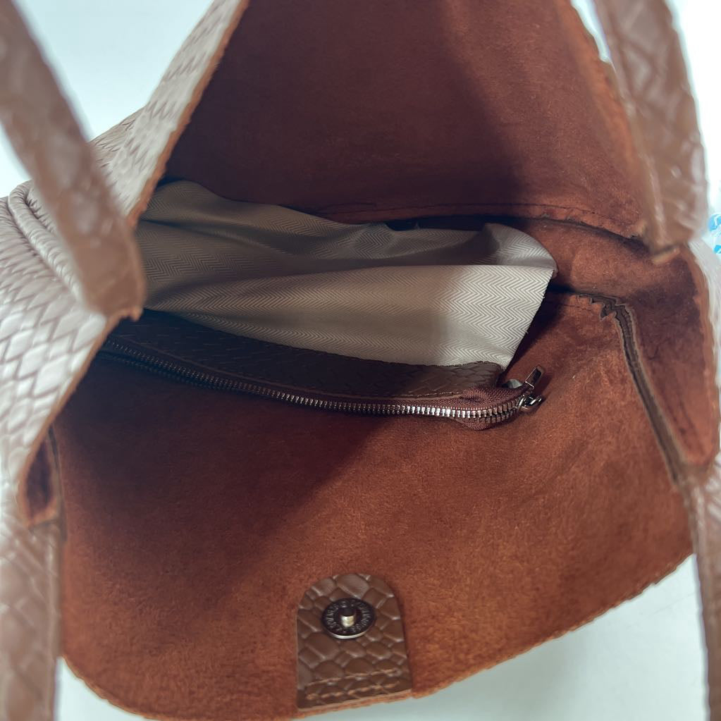 woven open shoulder bag w/ pouch