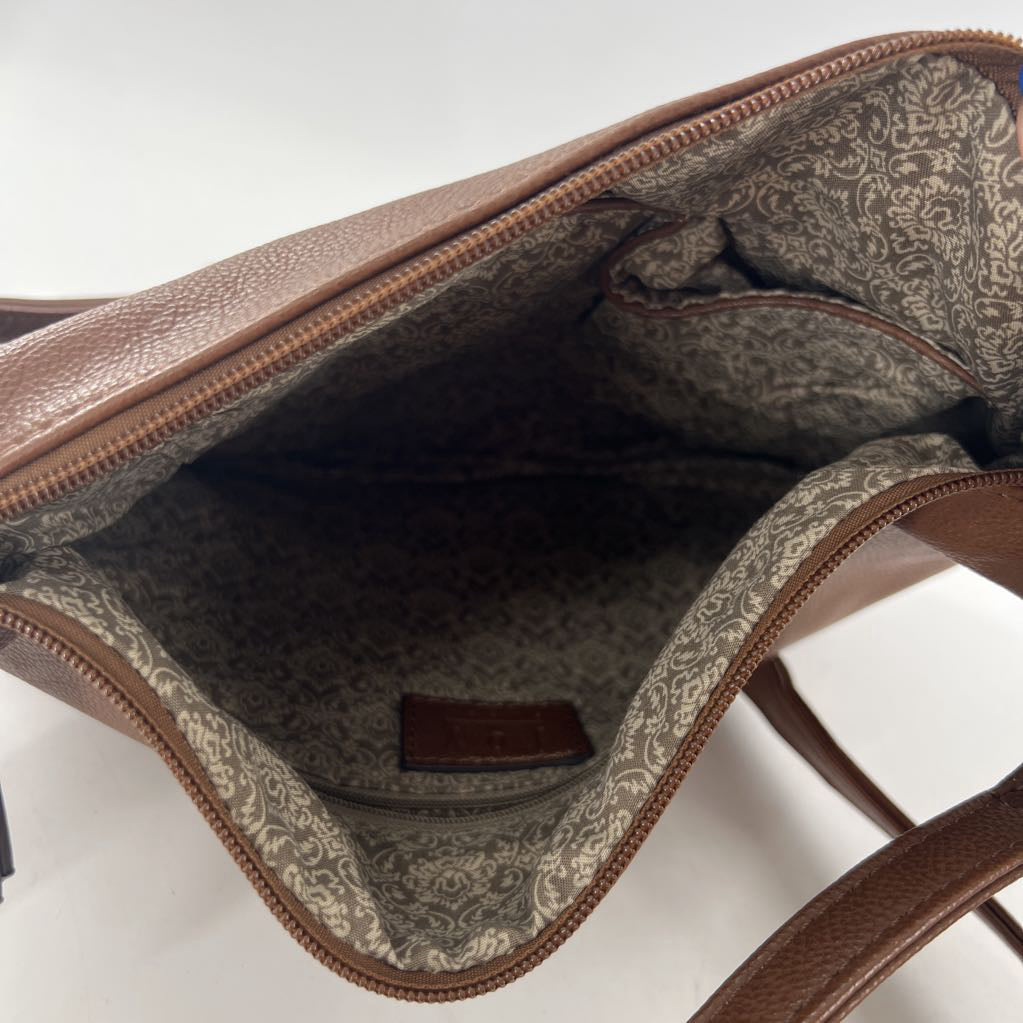 adjustable strap top zip crossbody