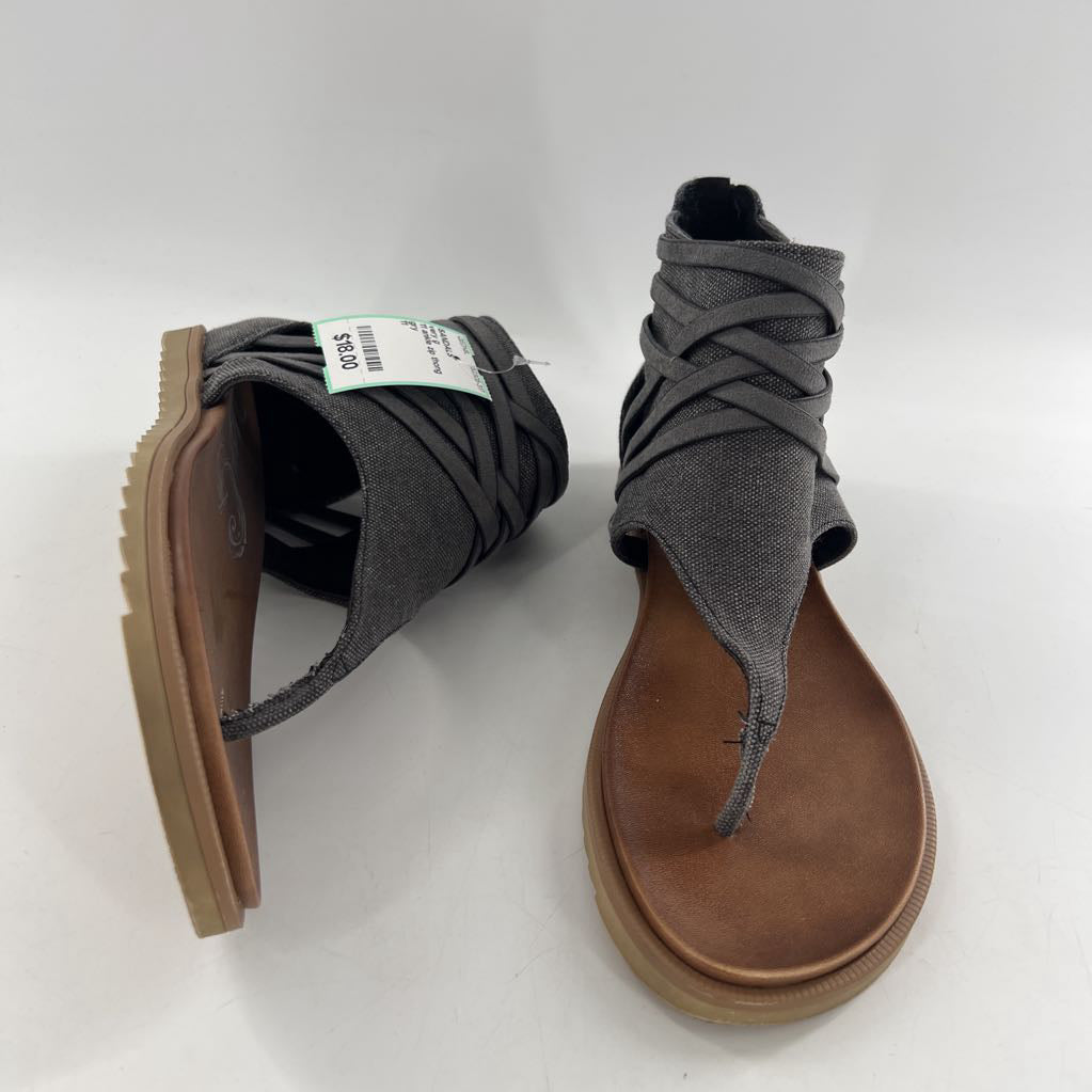 11 ankle zip thong sandal