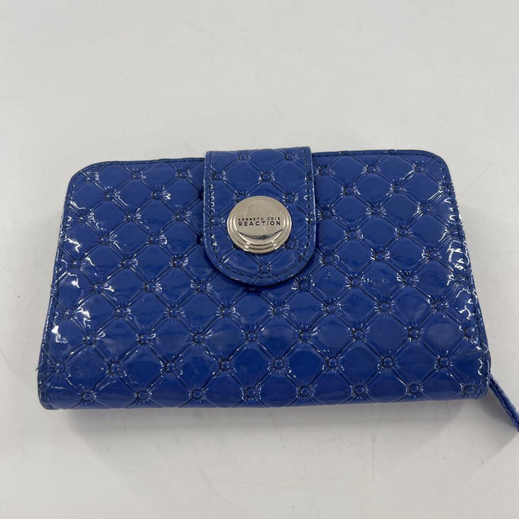 quilted bi-fold wallet