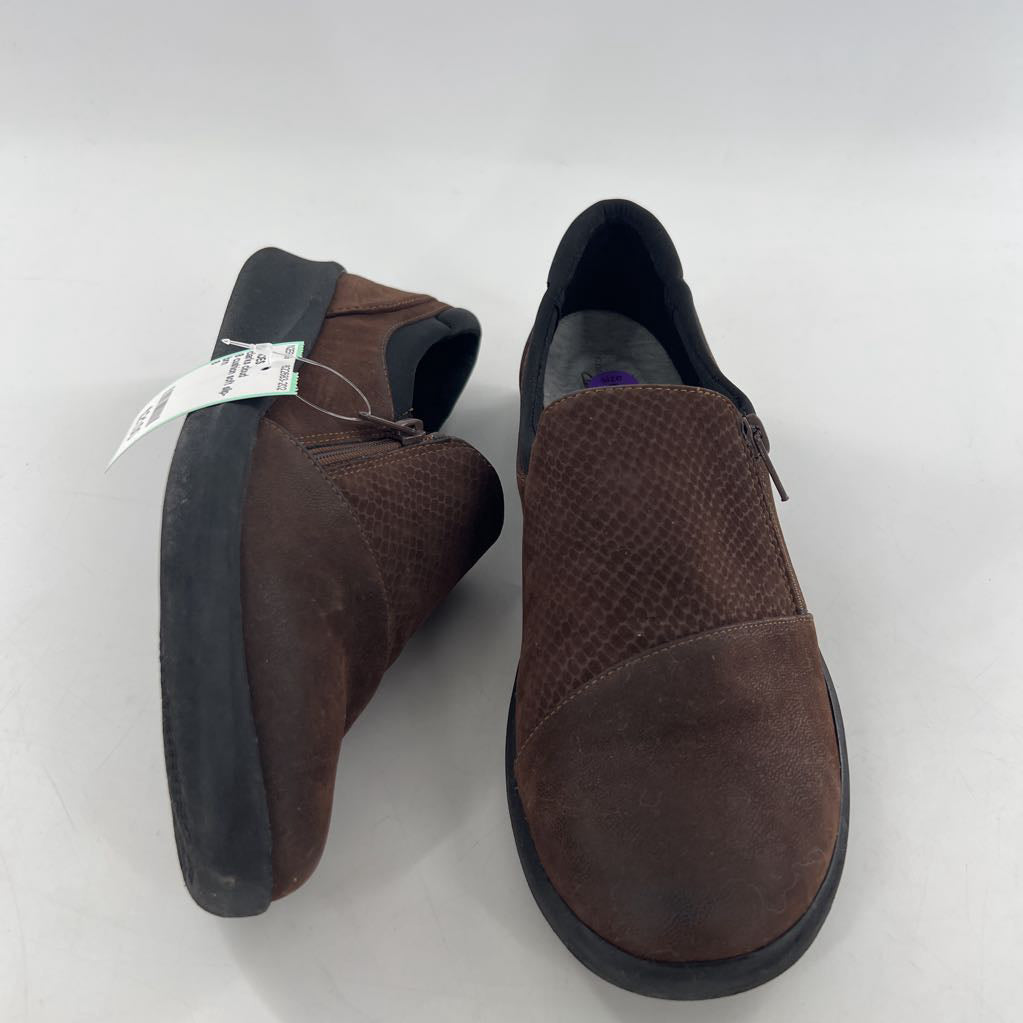 8 cushion soft slip-on