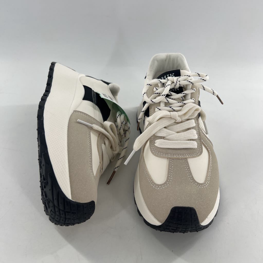 9 platform lace-up sneaker