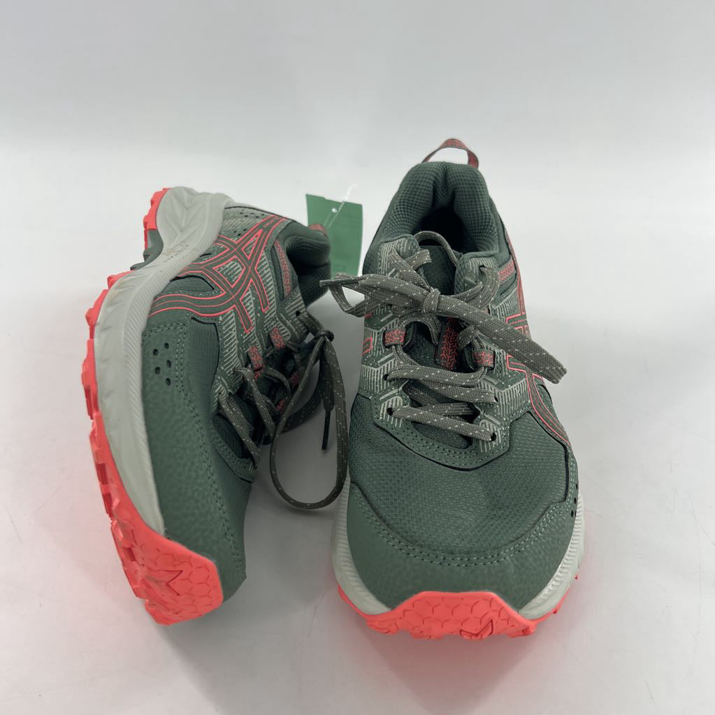 9.5 lace up sneakers