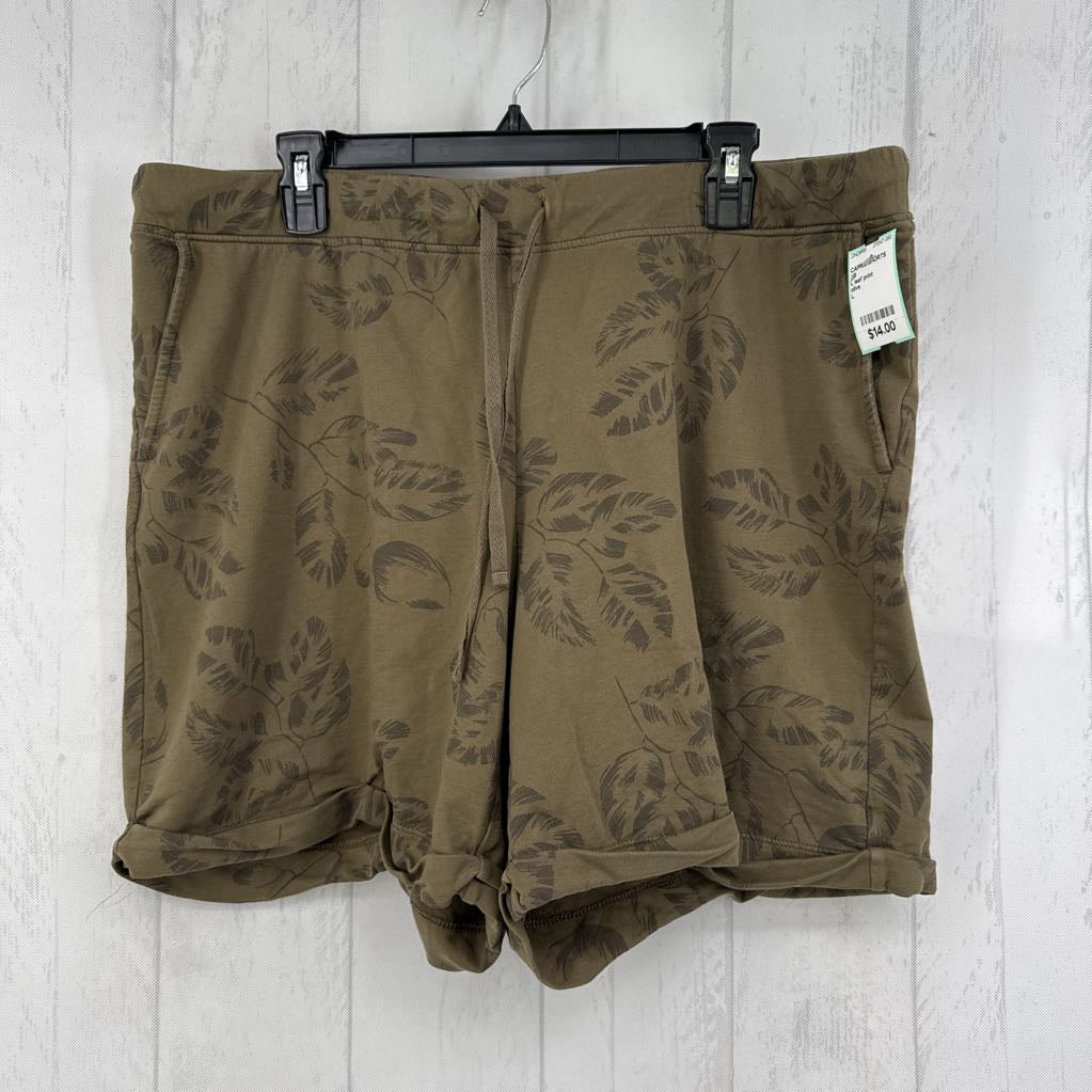 L leaf print drawstring shorts