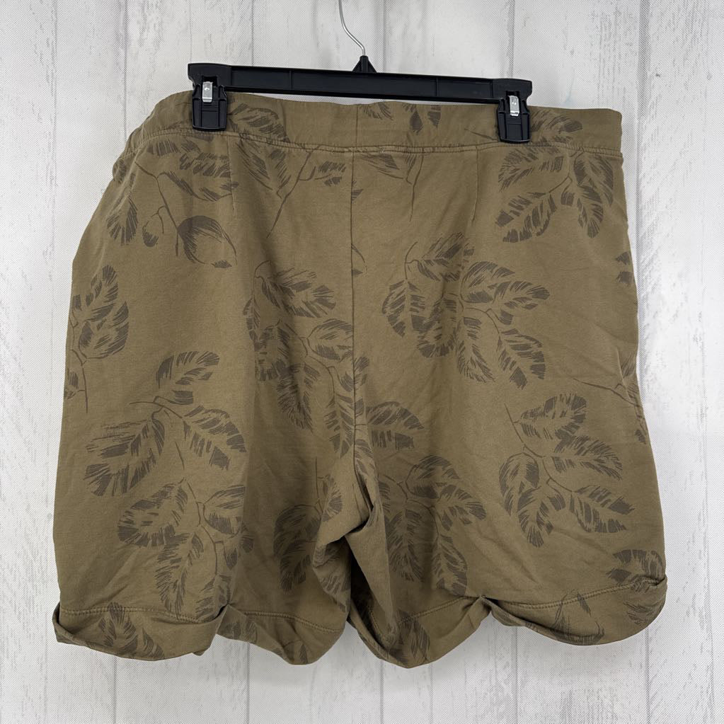 L leaf print drawstring shorts