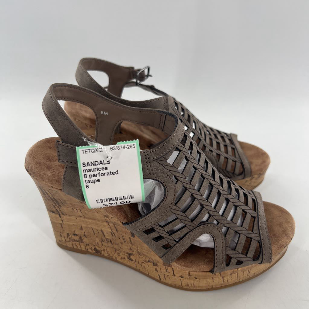 8 perforated wedge heel sandal