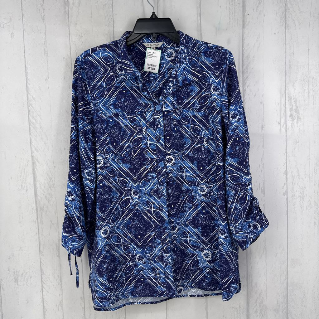 M medallion print button down ruched slv top