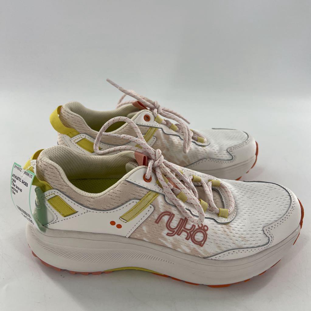 7.5w lace-up sneaker