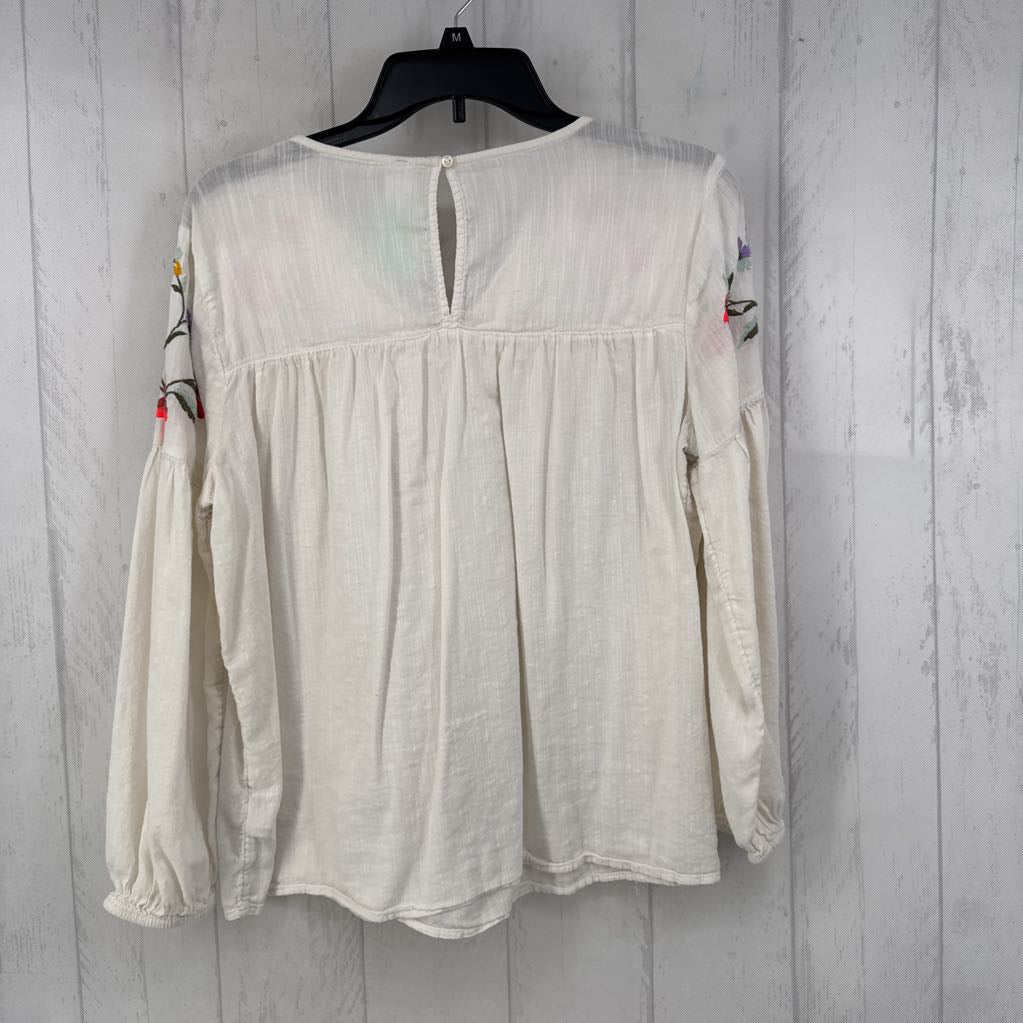 M flo embroidered v-neck l/s top