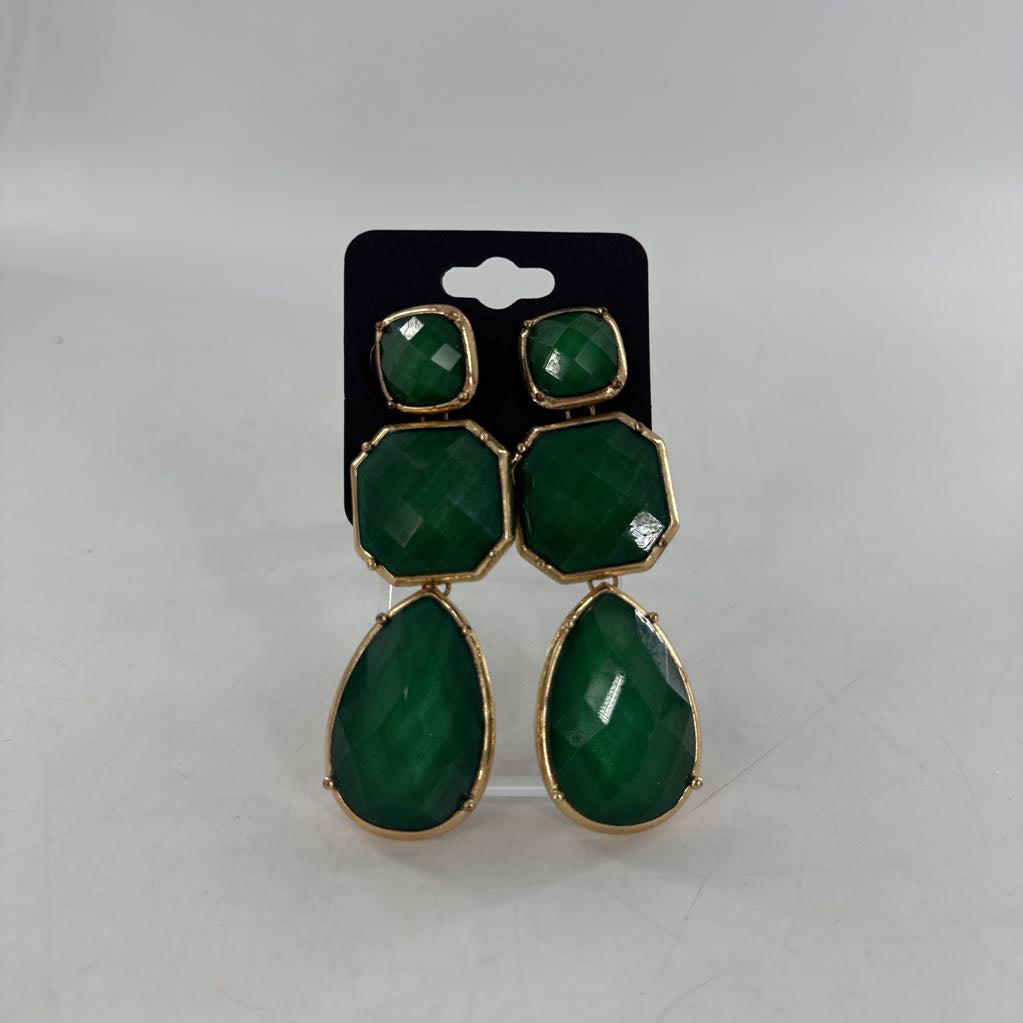 gold tone green stone drop earrings