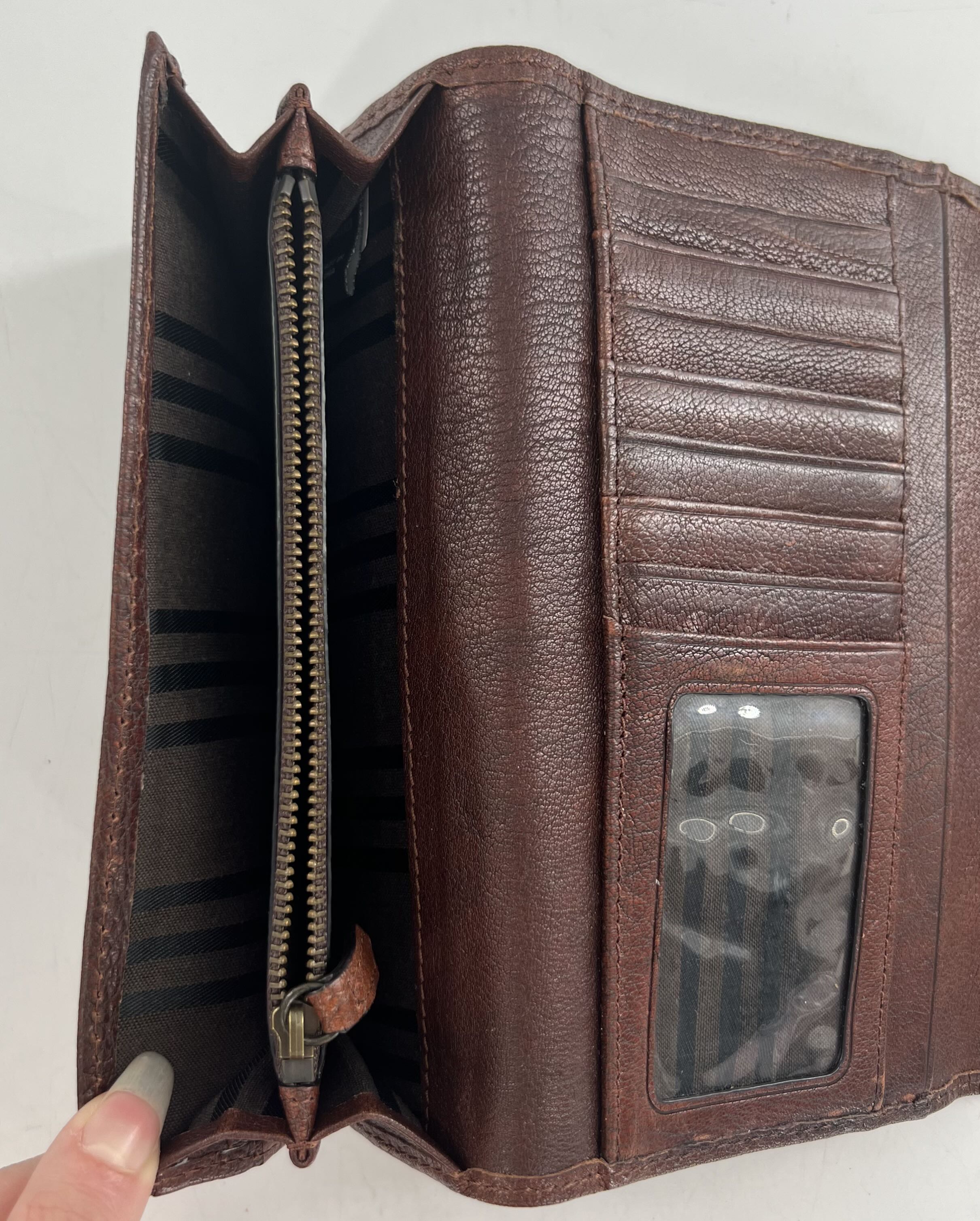 tri-fold wallet