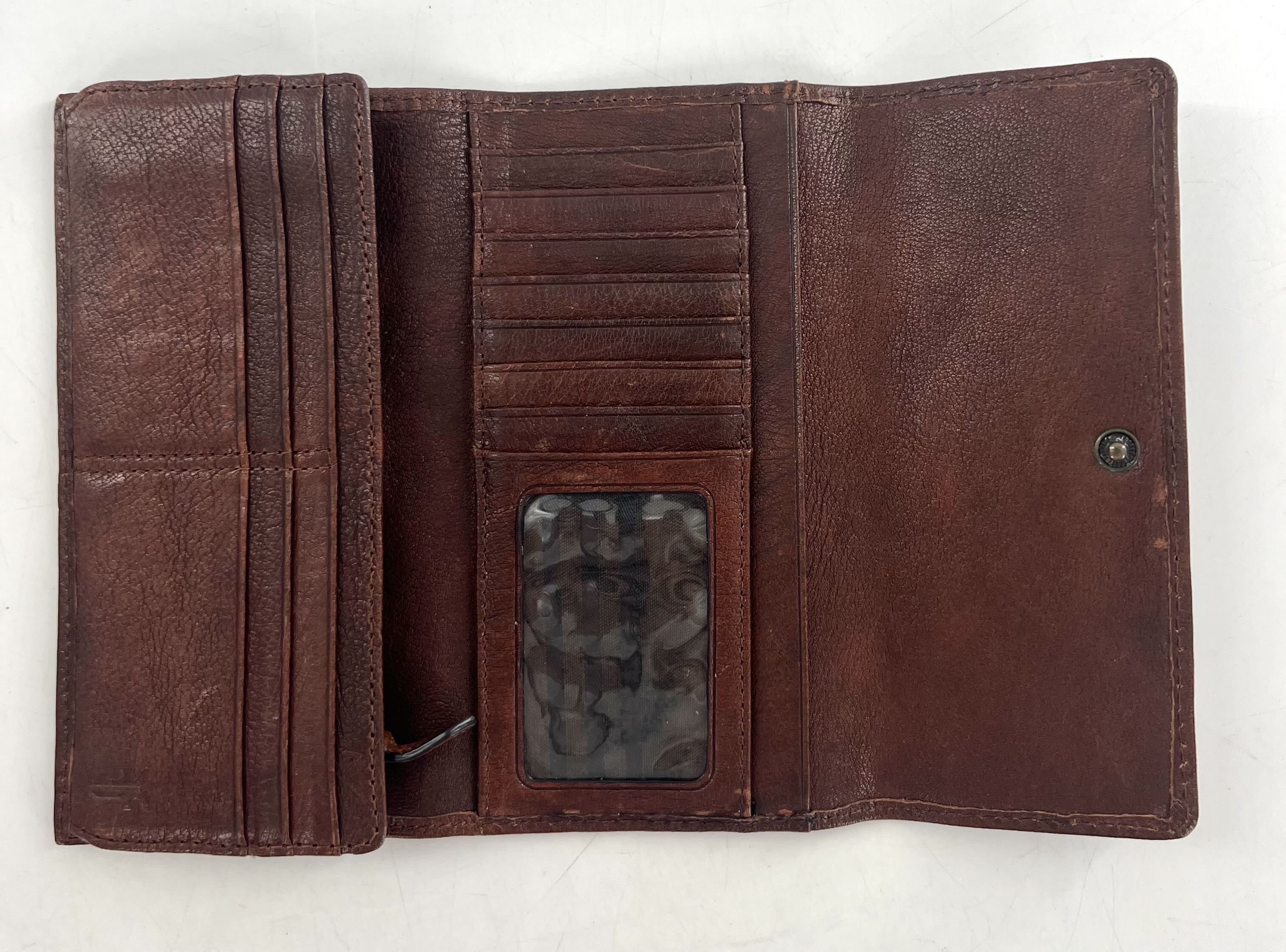 tri-fold wallet
