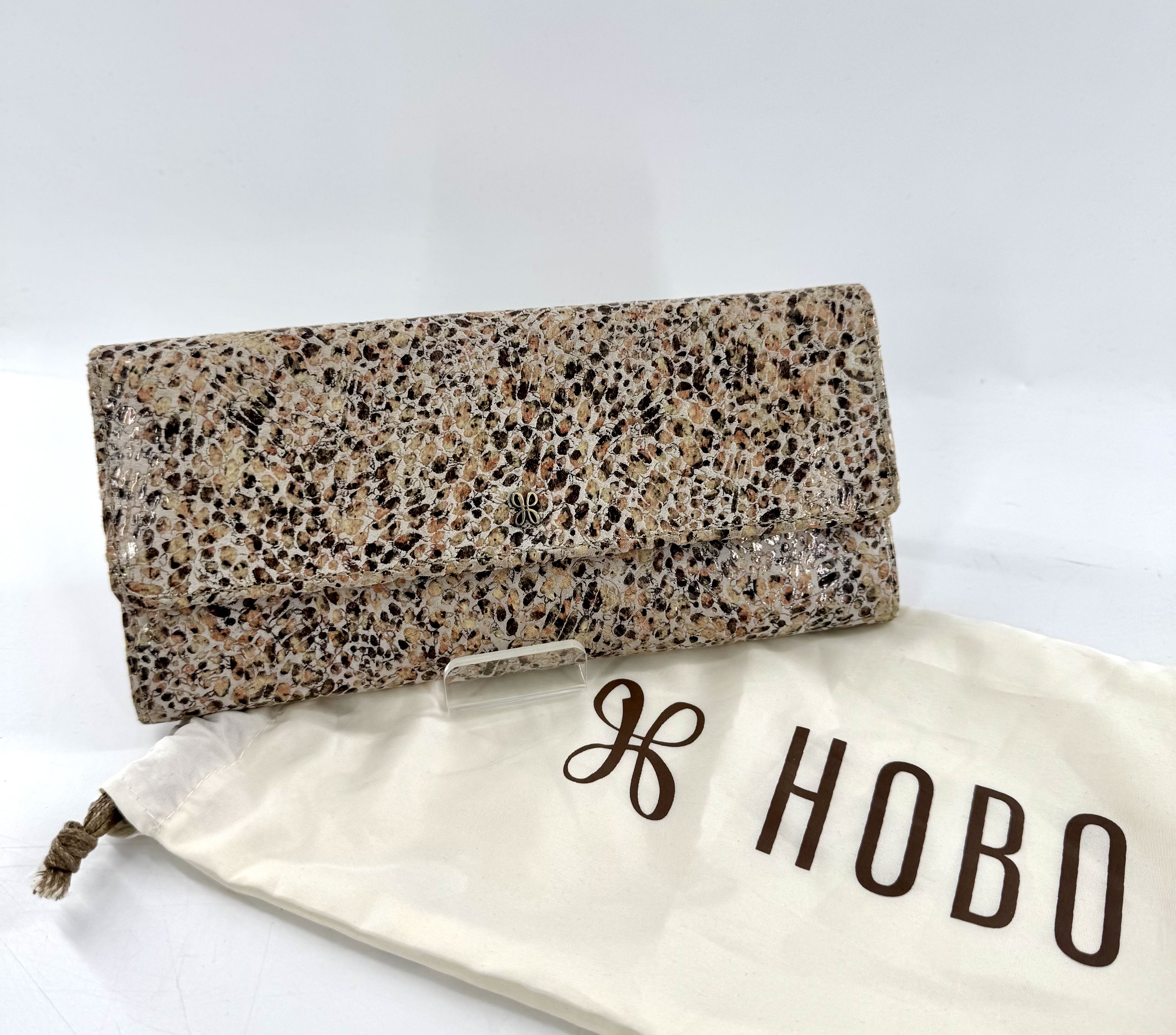tri-fold wallet