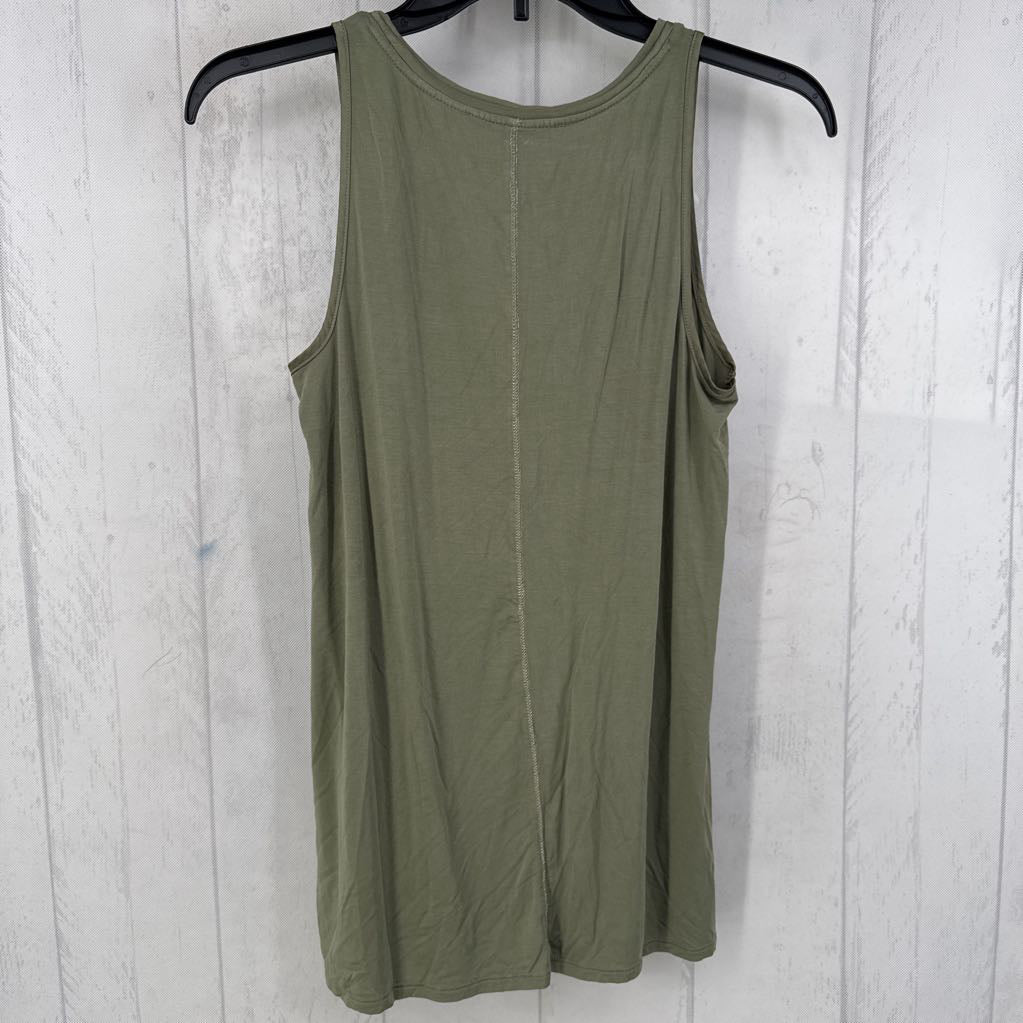 XS scoop neck pocket tank