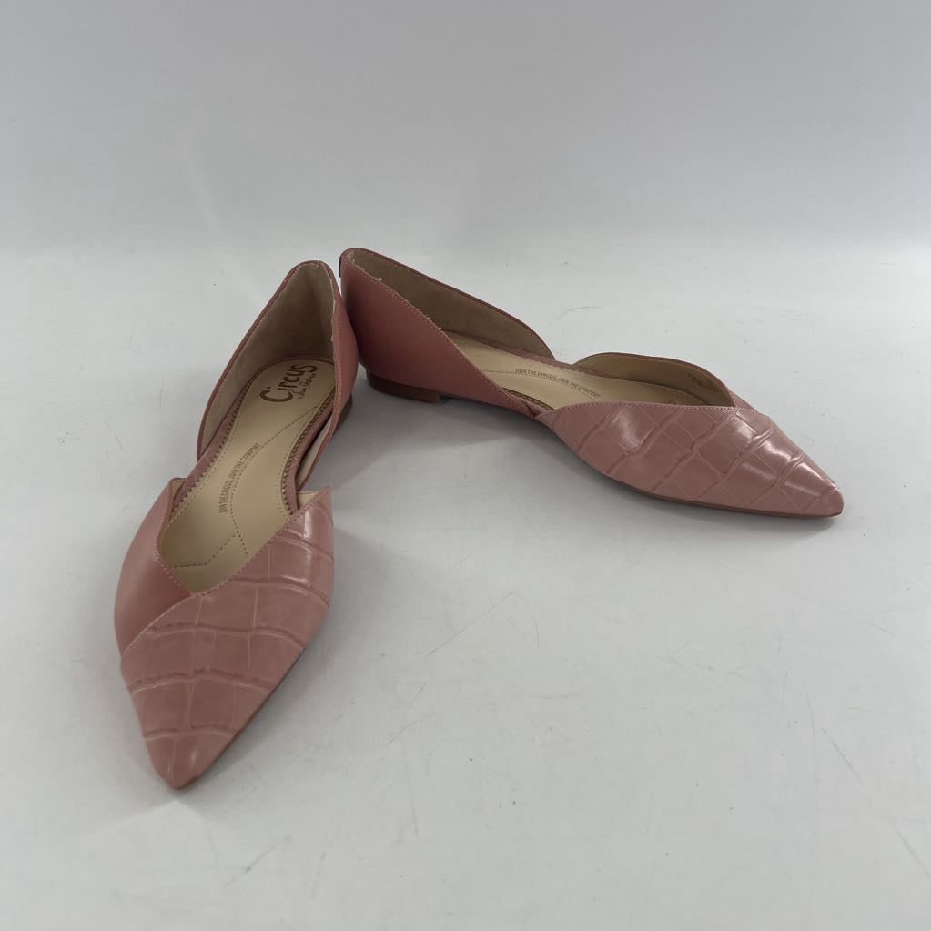 7.5 pointy toe embossed flats