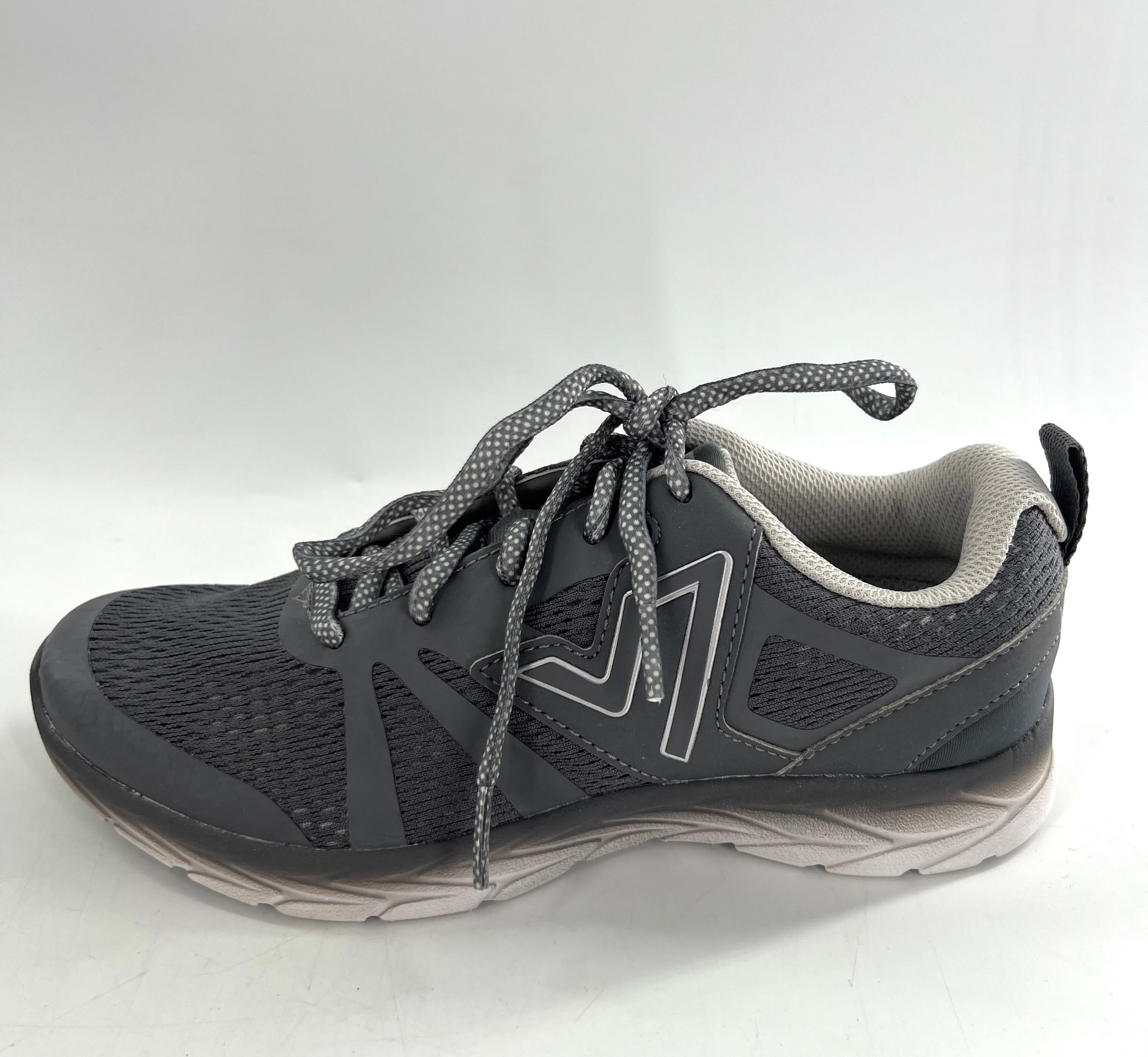 6 lace up sneakers