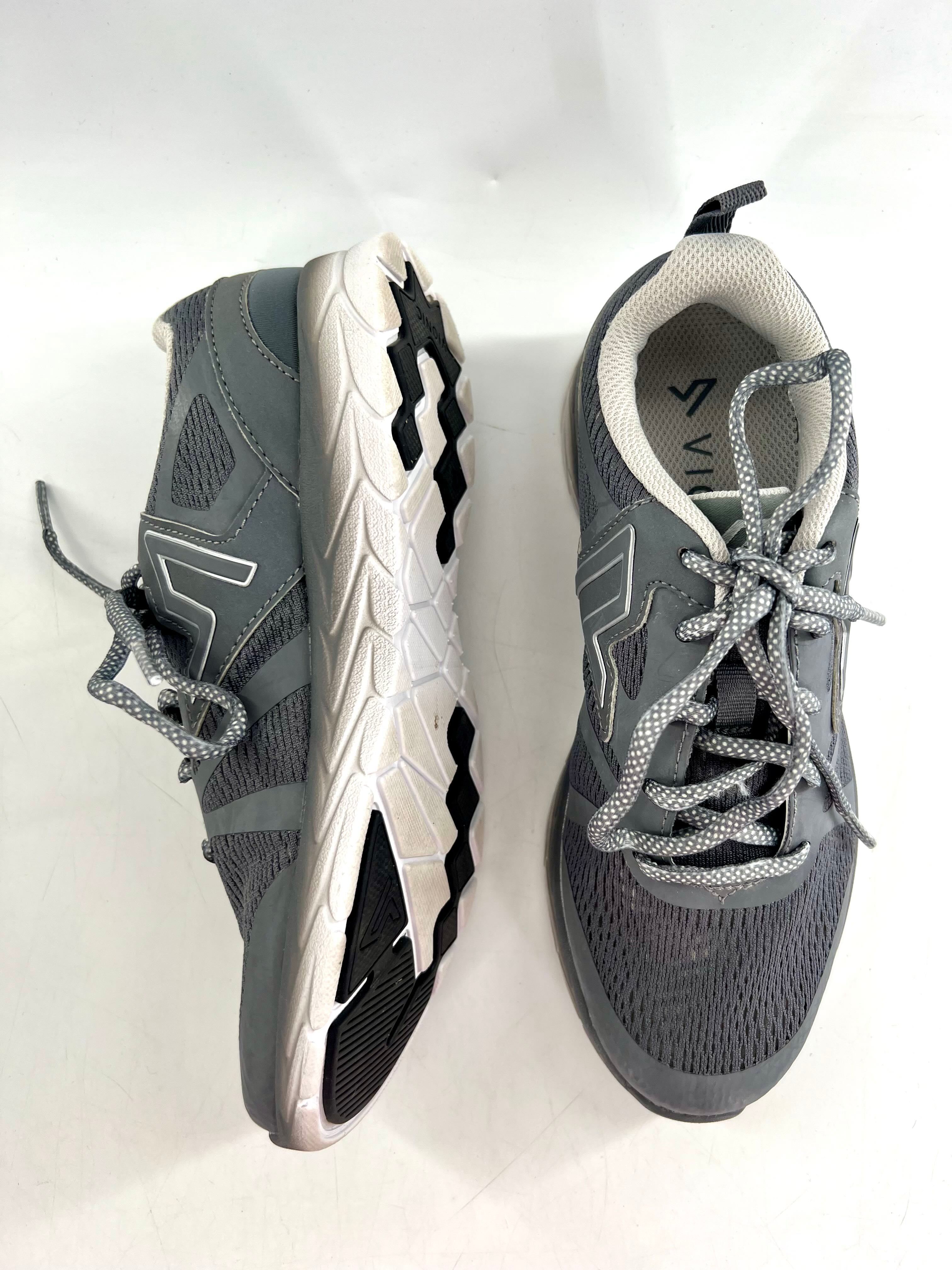 6 lace up sneakers