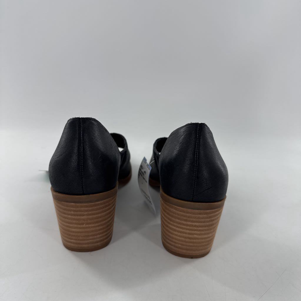 8 leather open toe low heel shoe