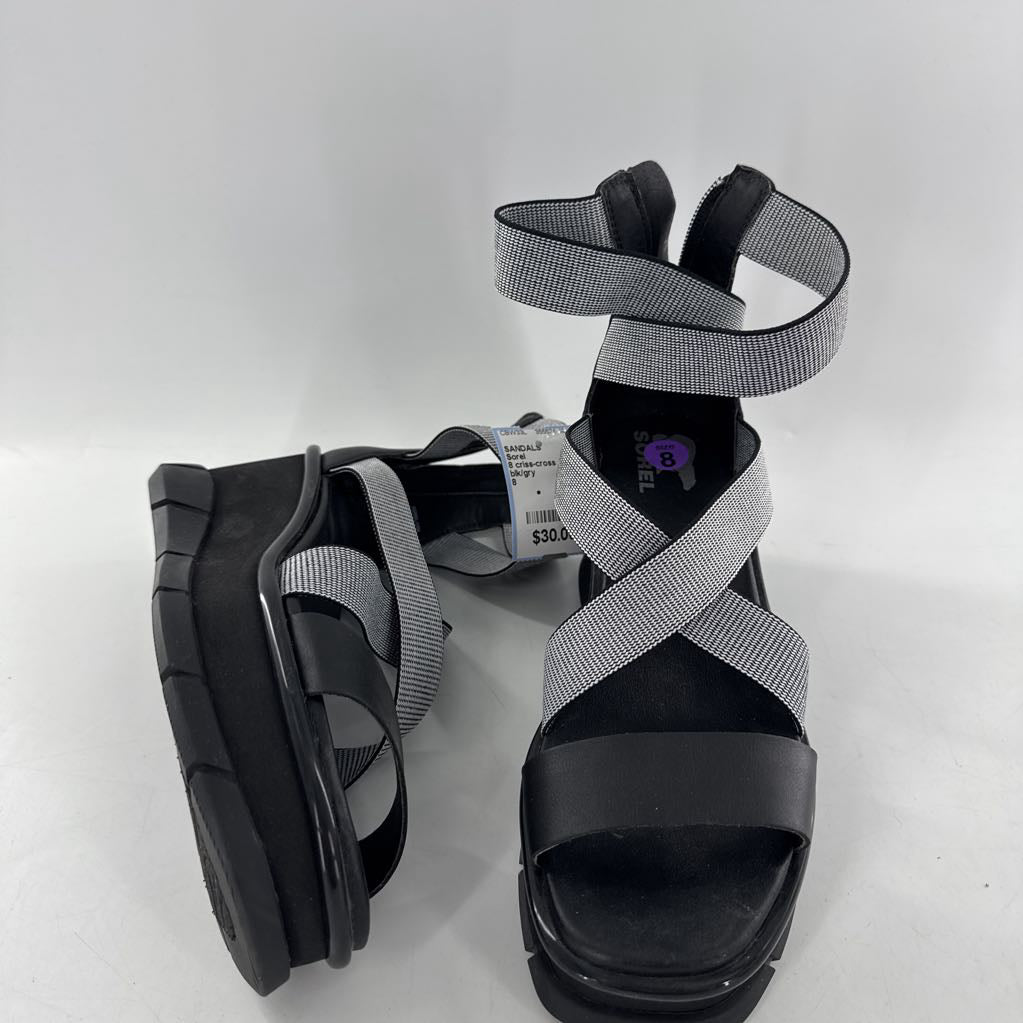 8 criss-cross strappy platform sandal