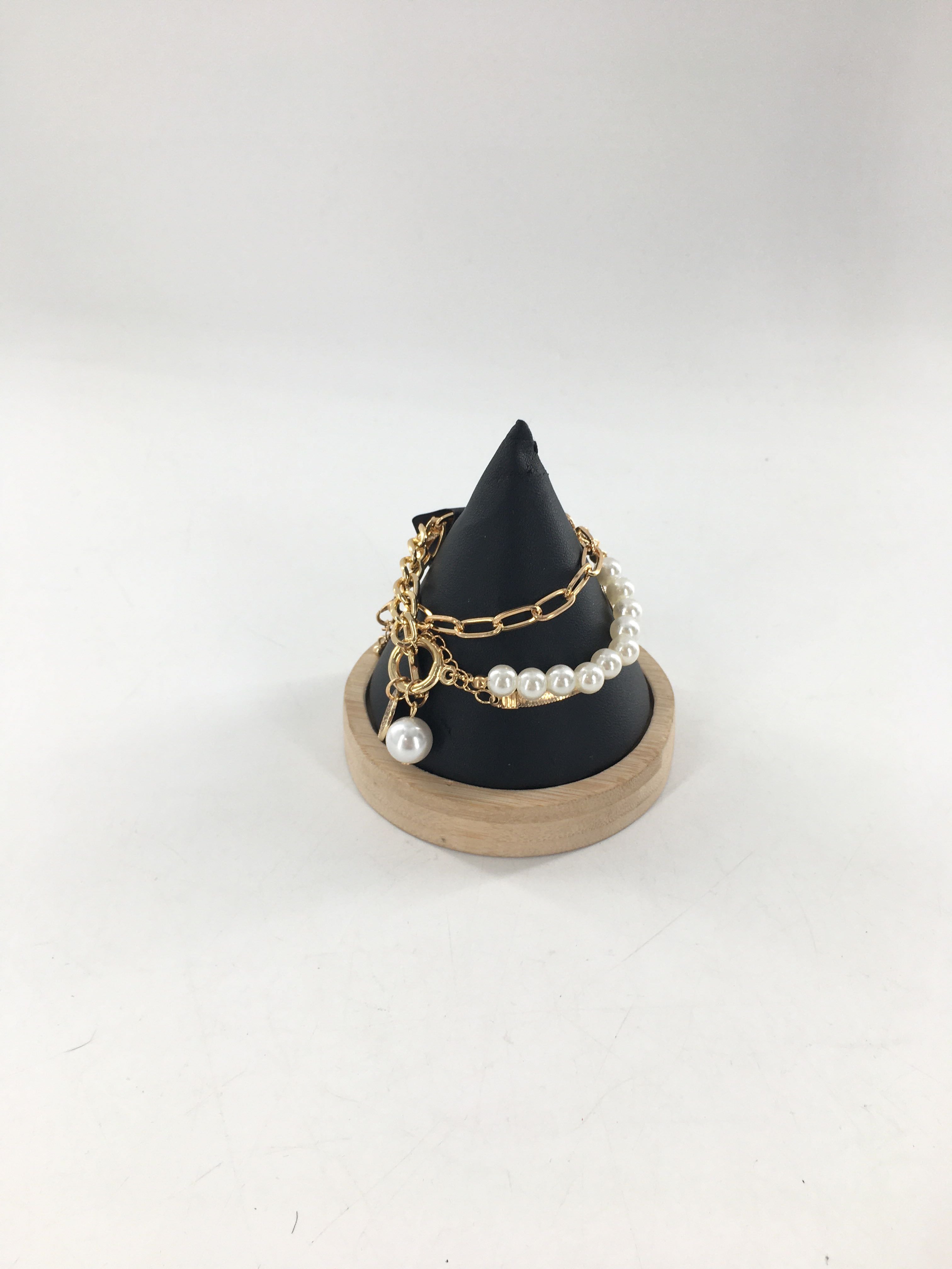 gold chain & pearl bracelet stack