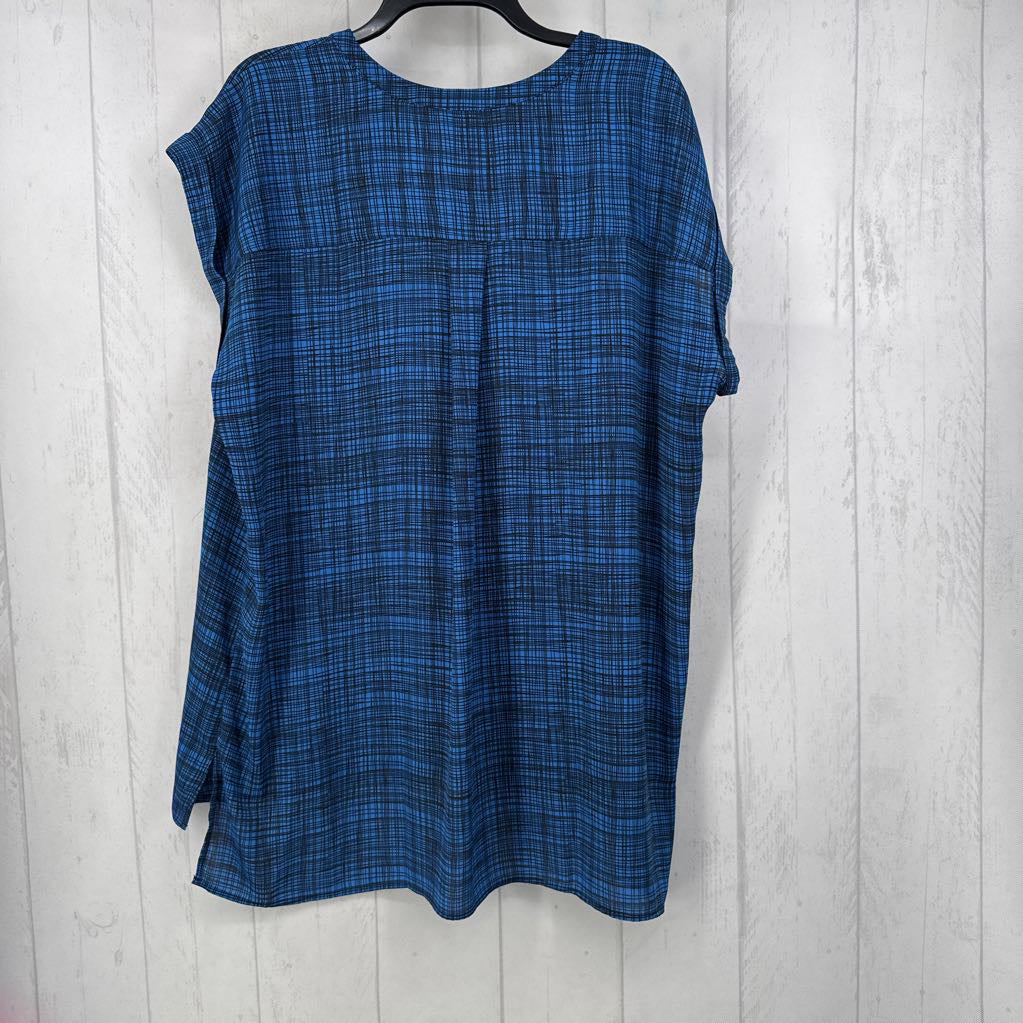 XXLT checkered split neck hi-lo s/s top