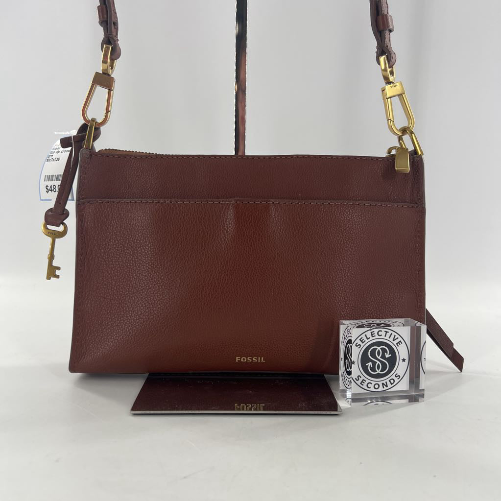 top zip crossbdoy w/ slip pockets