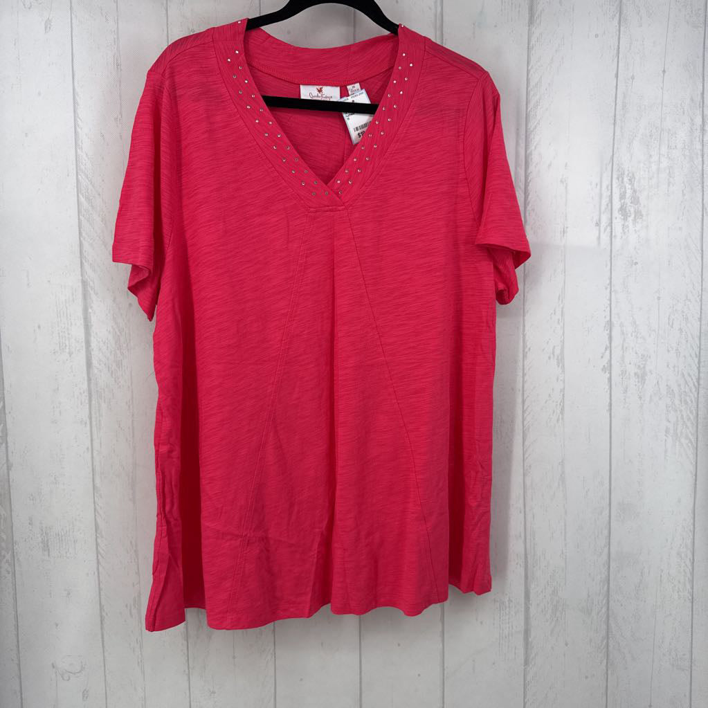 1X embelished v-neck s/s tee