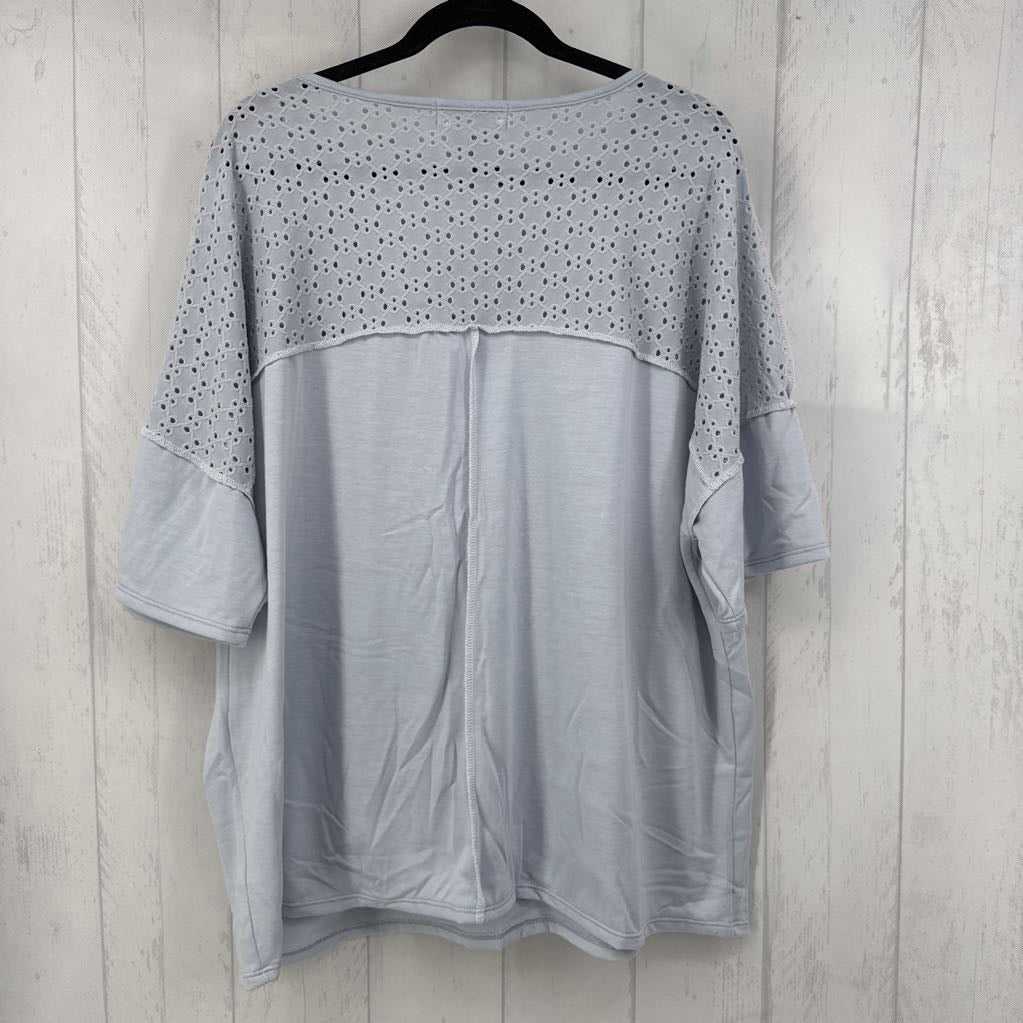 2X eyelet split neck s/s top