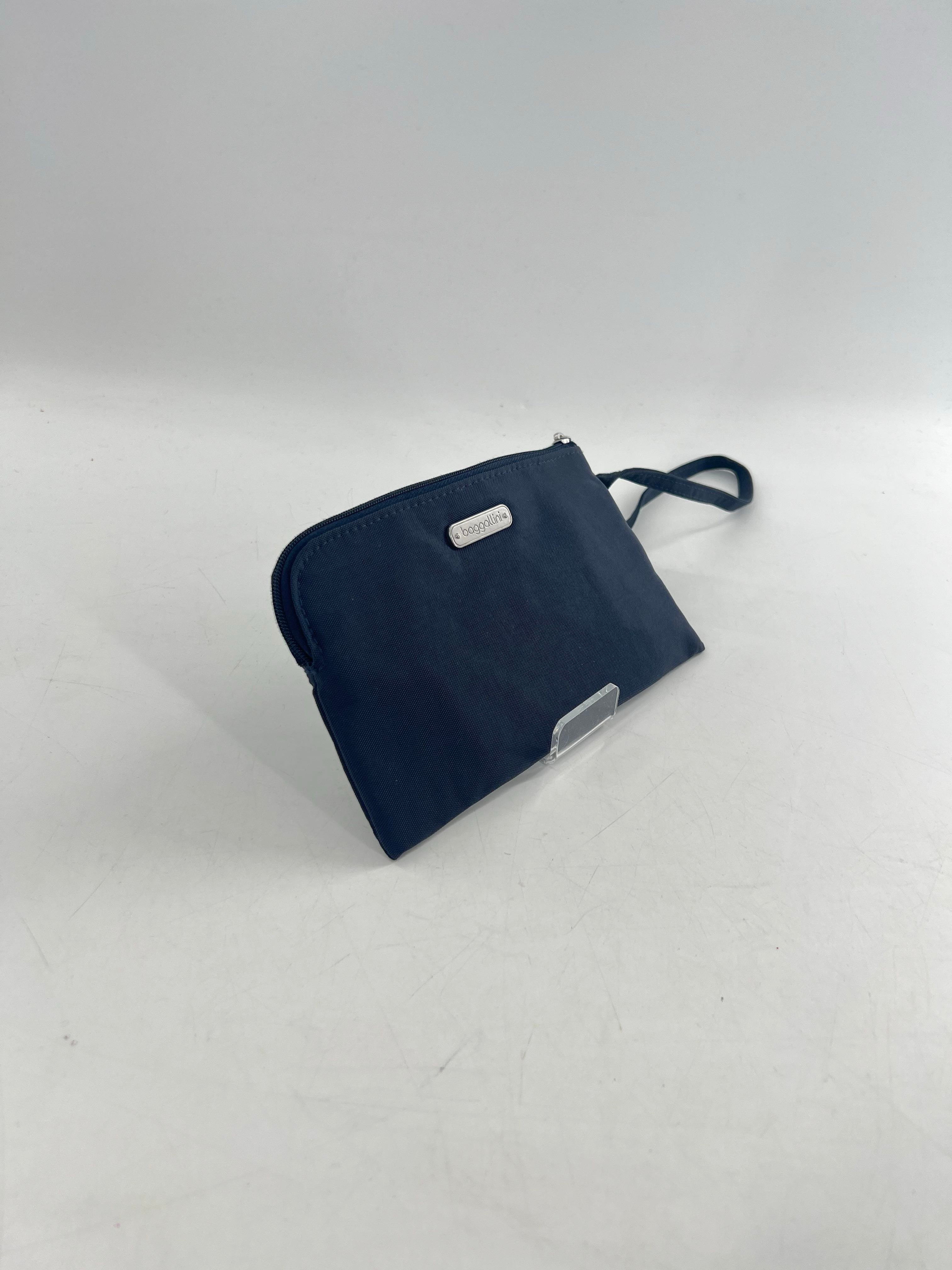 nylon wristlet