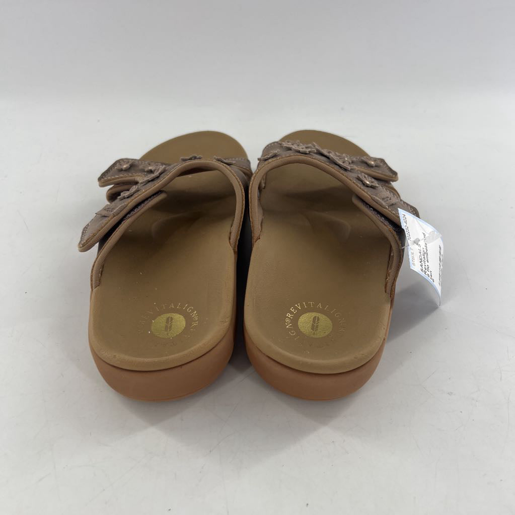 8 flo embelished sandal