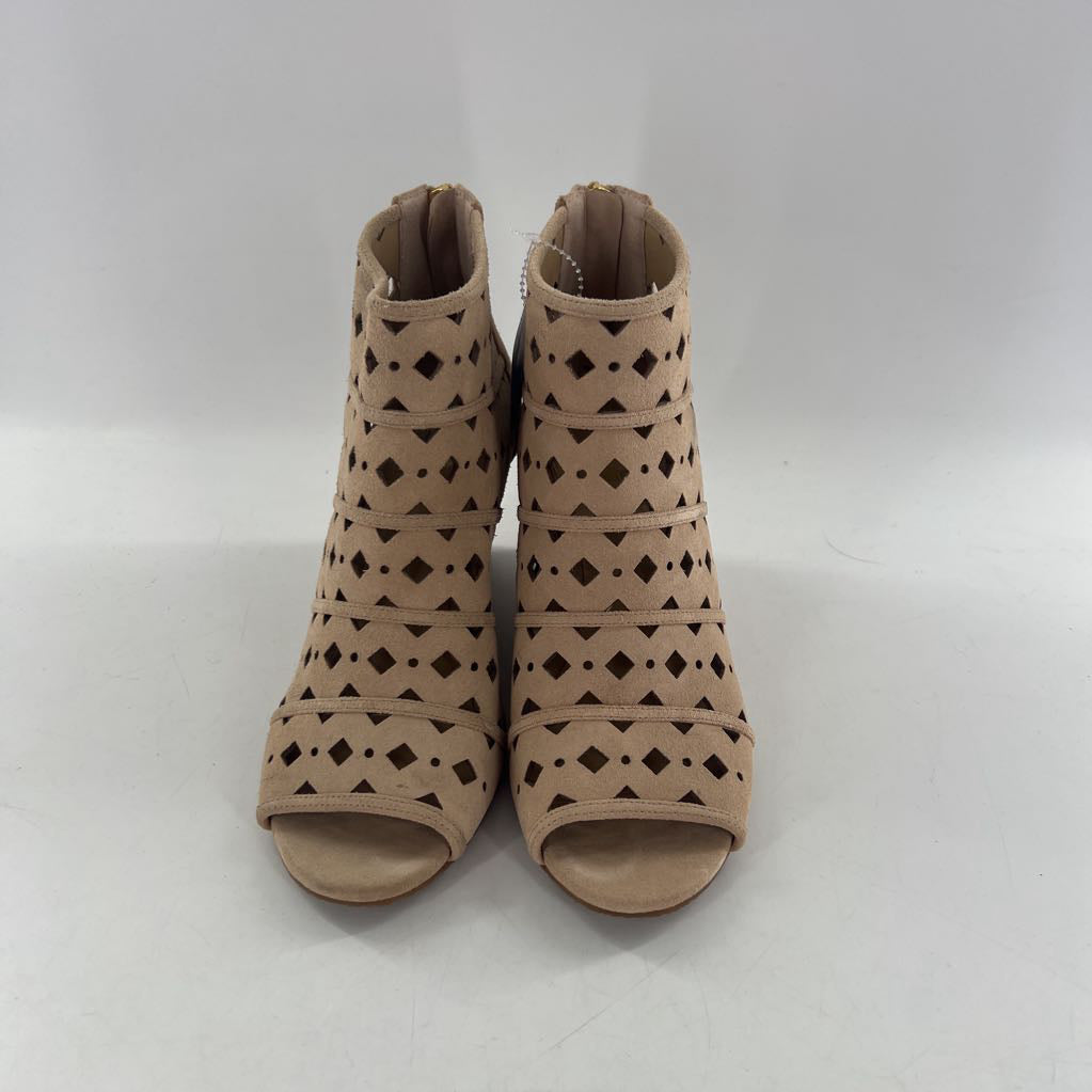 7.5 perforated wedge heels