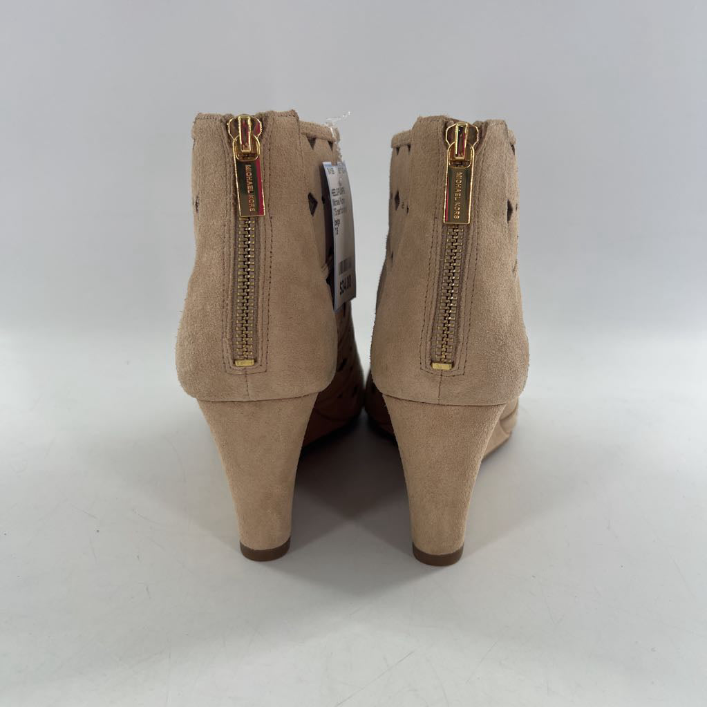 7.5 perforated wedge heels