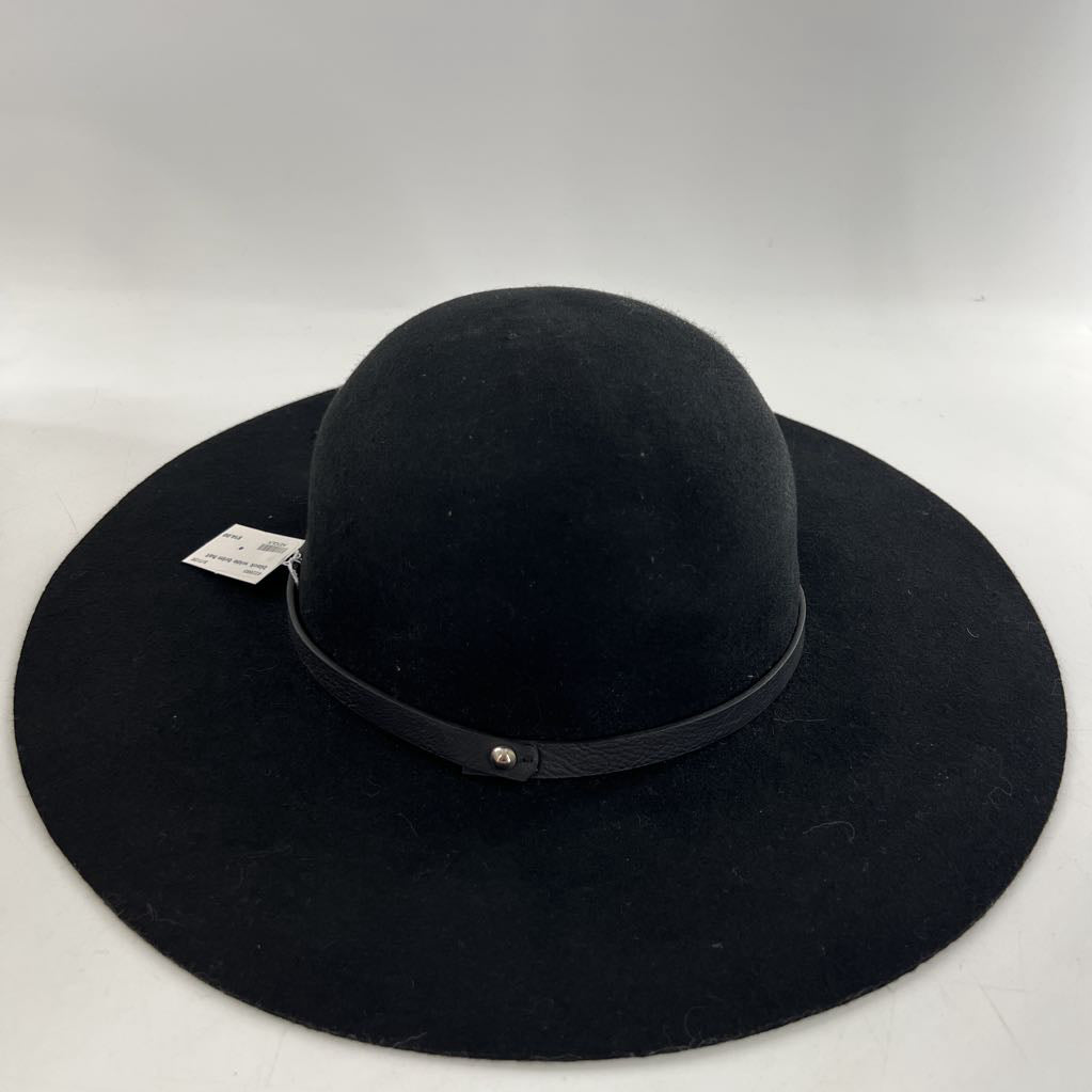 black wide brim hat
