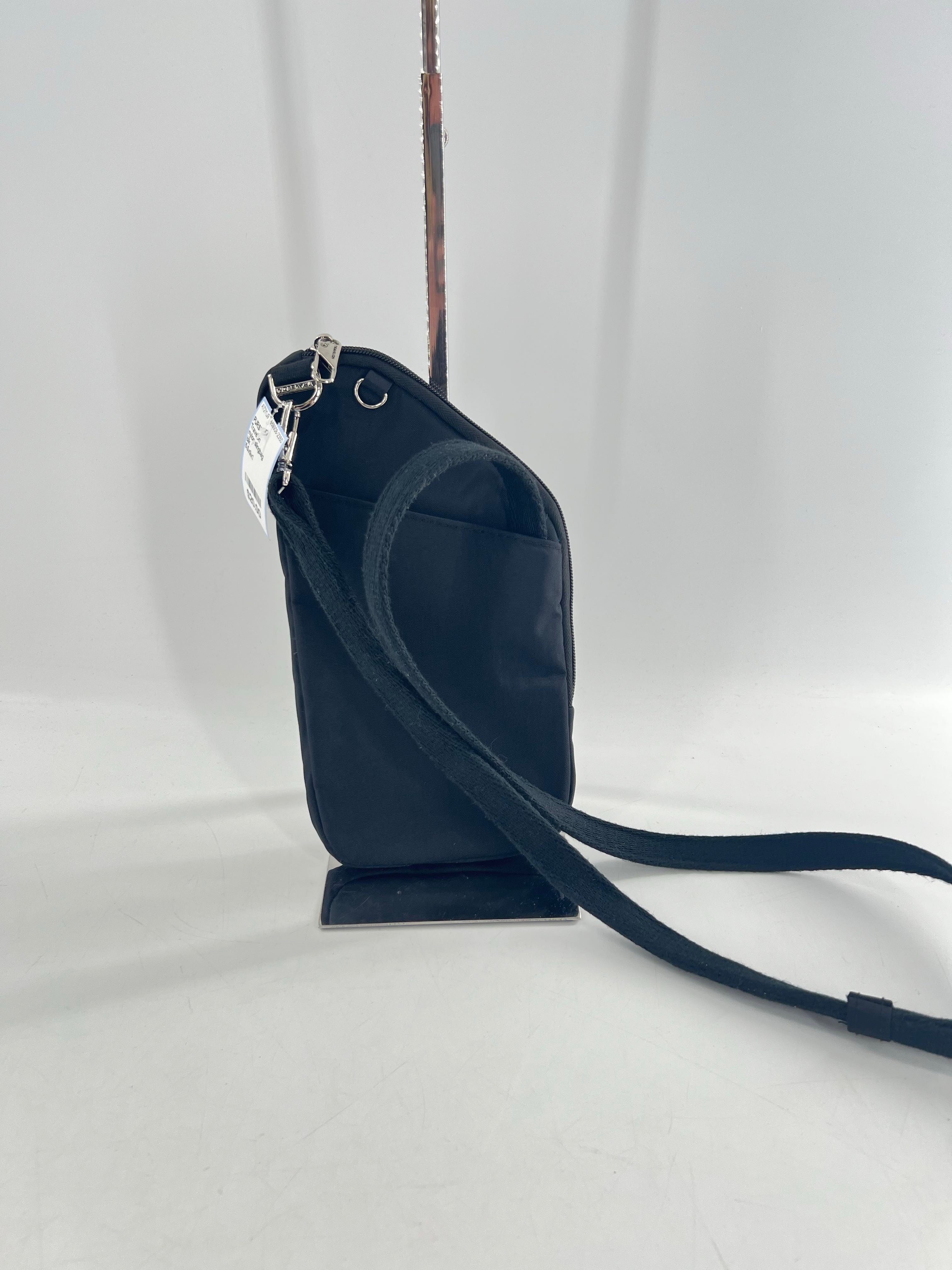 nylon slingbag