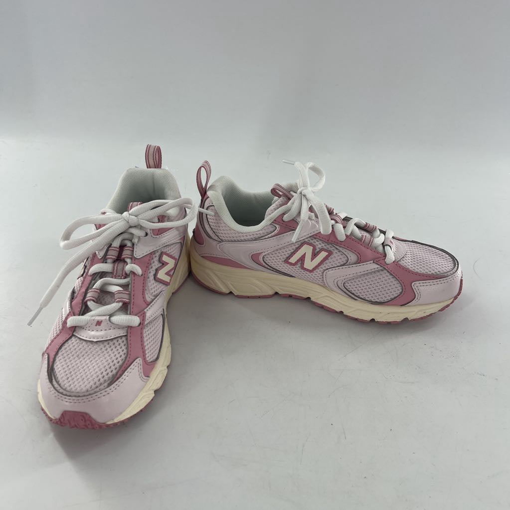 5.5 lace-up sneaker