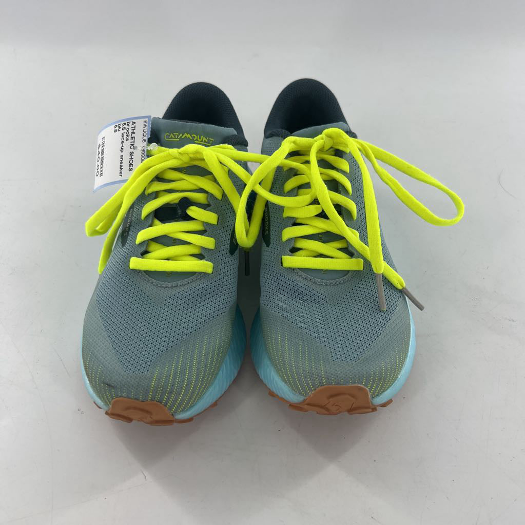 5.5 lace-up sneaker