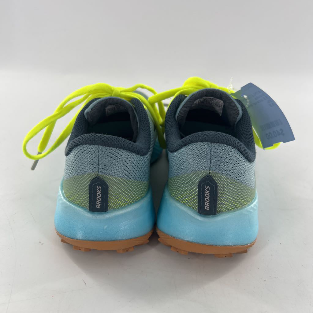 5.5 lace-up sneaker