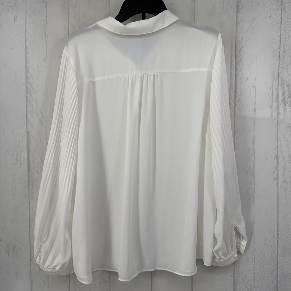 XXL button down pleated slv top l/s