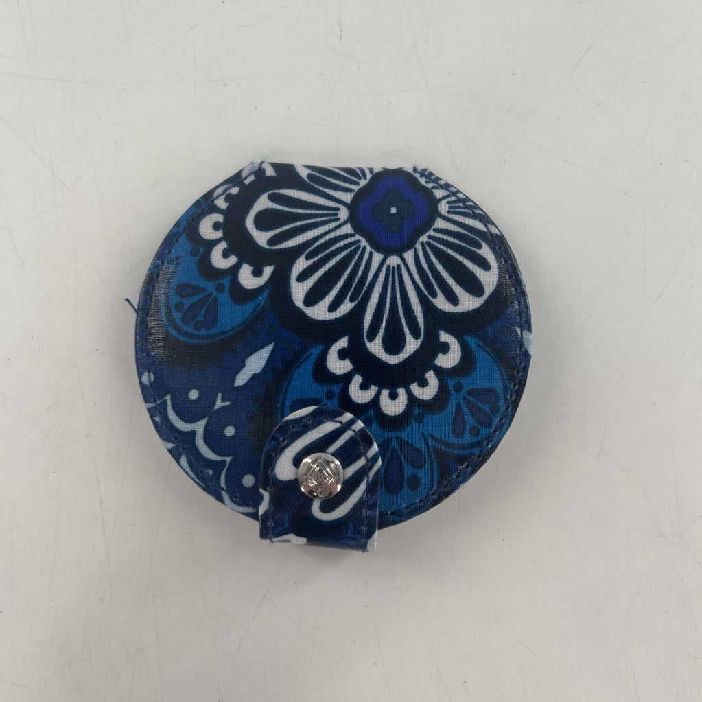 round ompact mirror